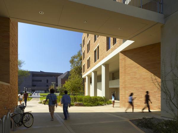 Interdisciplinary South building